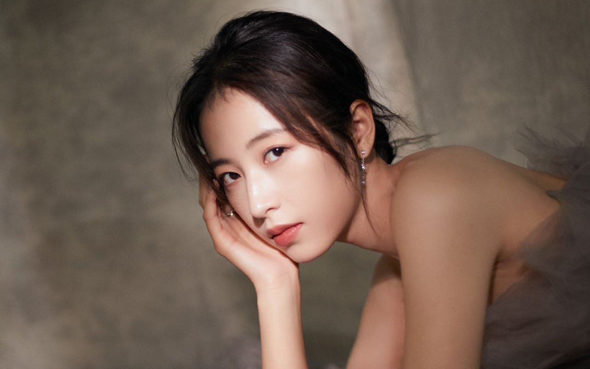 爱游戏体育官方网站-_飞盘瑜伽融合：身心合一的新运动形式_，飞盘运动项目介绍